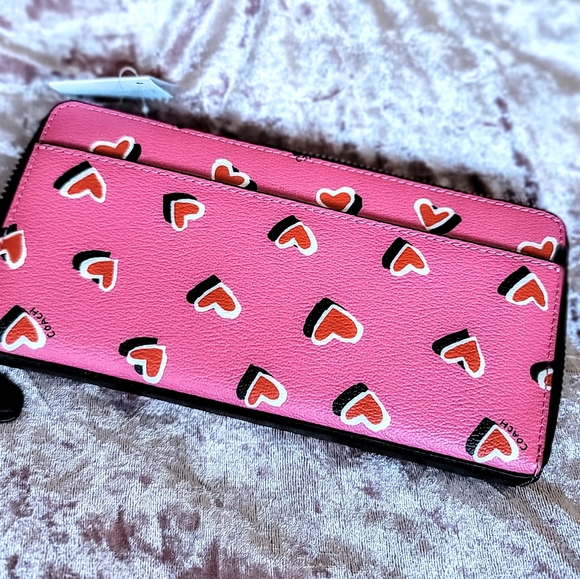 *LAST DAY* COACH Heart wallet Valentine's Day gift - Picture 3 of 4